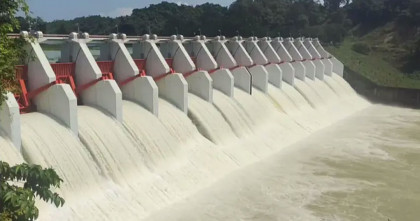 কাপ্তাই হ্রদে পানির চাপ, খুলে দেয়া হলো ১৬ জলকপাট