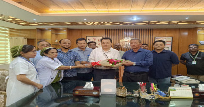 রাঙামাটি জেলা পরিষদের নতুন চেয়ারম্যানকে স্বাস্থ্য বিভাগের ফুলেল শুভেচ্ছা