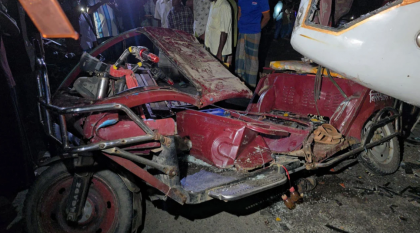 জামালপুরে বাসের চাপায় অটোরিকশার চার যাত্রী নিহত

