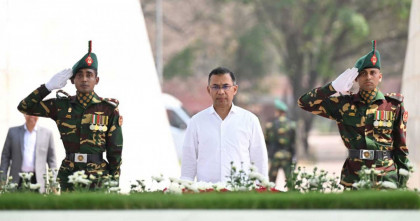 জিয়াউর রহমান ও খালেদা জিয়ার সমাধিতে প্রধানমন্ত্রীর শ্রদ্ধাঞ্জলি
