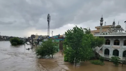রেকর্ড বৃষ্টিতে ইসলামাবাদ-রাওয়ালপিন্ডির স্কুল বন্ধ