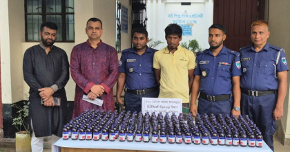 মহেশপুরে ৩০০ বোতল ‘এসকাপ’ সিরাপসহ মাদক ব্যবসাহি আটক
