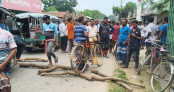 সারের দাবিতে শৈলকুপায় সড়ক অবরোধ করে কৃষকদের বিক্ষোভ