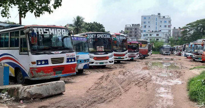 সাড়ে ৩ ঘণ্টা পর রাজশাহীর সব রুটে বাস চলাচল স্বাভাবিক