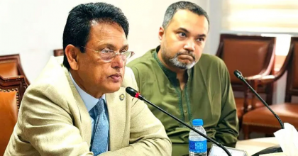 শিক্ষকদের ফেসবুক ব্যবহারে নতুন নীতিমালা, ইতিবাচক শিক্ষকরা বললেন শিক্ষামন্ত্রী