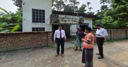 বরিশাল বিভাগীয় কমিশনারের হানা, তালাবদ্ধ ভূমি অফিস