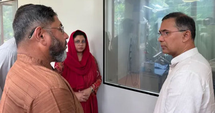 আহত সেনা কর্মকর্তাকে দেখতে সিএমএইচে প্রধানমন্ত্রী তারেক রহমান 