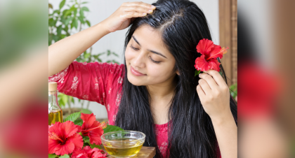 চুল ঝরে পড়া রোধে নারকেল তেলে মেশাবেন যে উপাদান