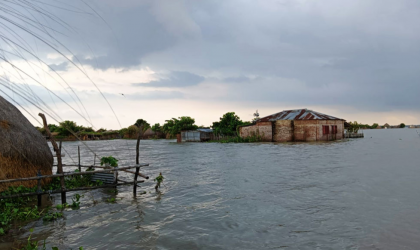 হু হু করে বাড়ছে পদ্মার পানি, বিপৎসীমা ছুঁই ছুঁই