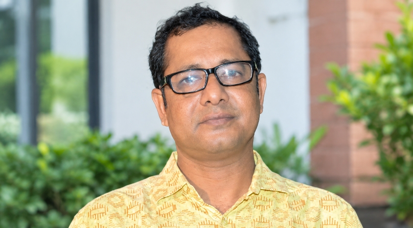 পাওনা টাকা না পাওয়ার কষ্টে সমকালের অফিসে সাংবাদিক পুলকের আত্মহত্যা!