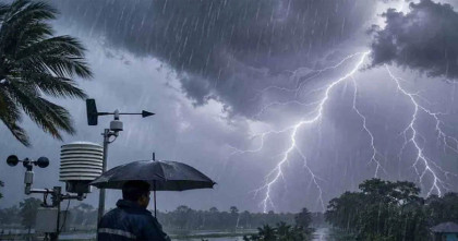 বৃষ্টির আভাসেও কমছে না ঢাকার গরম