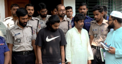 মেহেরপুরে বিপুল পরিমাণ মাদক, টাকা ও গুলিসহ বাবা-ছেলে আটক  