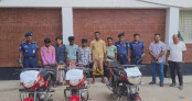 চাঁপাইনবাবগঞ্জে আন্তঃজেলা চোর চক্রের ছয় সদস্য গ্রেপ্তার: তিন মোটরসাইকেল উদ্ধার চাঁপাইনবাবগঞ্জে আন্তঃজেলা চোর চক্রের ছয় সদস্য গ্রেপ্তার: তিন মোটরসাইকেল উদ্ধার