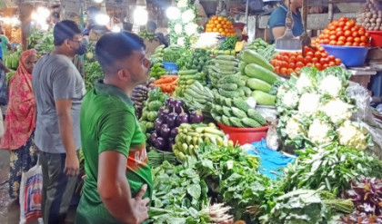 রাজধানীর বাজারে প্রায় সব সবজির দাম বেড়েছে