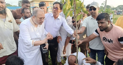 পরিবেশ ও বন প্রতিমন্ত্রীর বেনাপোল কাস্টস ও বন্দর পরিদর্শন  