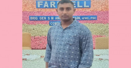 ছুটিতে থাকা সেনাসদস্য মাদকসহ আটক, স্থানীয় মীমাংসায় ছেড়ে দেয়ার অভিযোগ