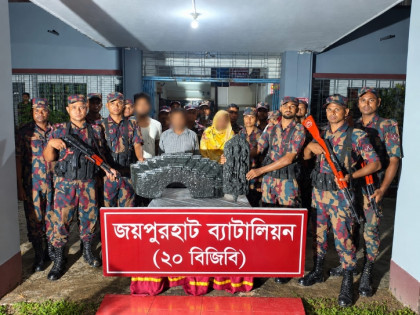 জয়পুরহাটে ১ কোটি ৩৫ লাখ টাকার কষ্টিপাথরের মূর্তি উদ্ধার, আটক ৩