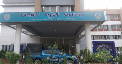 গাজীপুরের টঙ্গীতে কাভার্ড ভ্যানের চাপায় মা ও ছেলে মৃত্যু; চালক আটক 