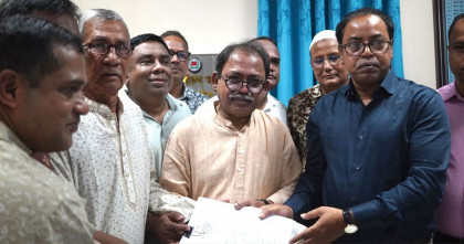 ঠাকুরগাঁও-১ আসনের উপনির্বাচনে মির্জা ফয়সল আমিনের মনোনয়নপত্র দাখিল 