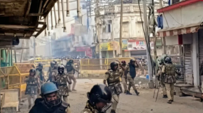 ভারতে মসজিদ ভাঙতে গিয়ে বিপত্তি, বিক্ষোভকারীদের সঙ্গে পুলিশের সংঘর্ষ