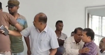 বগুড়ায় এমপির উপস্থিতিতে ডিসির সঙ্গে পূজা উদযাপন কমিটির নেতার হট্টগোল!
