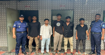কুমিল্লায় গ্যাং সাম্রাজ্যে পুলিশের হানা, তিন গ্রুপের পাঁচ মূলহোতা গ্রেপ্তার