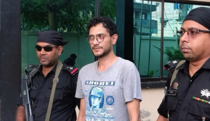 ফরিদপুরে পৃথক অভিযানে বিদেশি রিভলবার, ককটেল ও ইয়াবাসহ গ্রেপ্তার ১