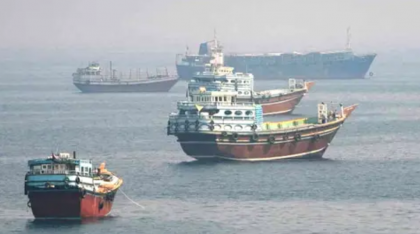হরমুজে বাণিজ্যিক জাহাজে হামলা, আহত ১২ ভারতীয় নাবিক