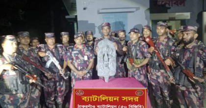 ঠাকুরগাঁওয়ে ২৪ কেজি ৪৫০ গ্রাম কষ্টিপাথরের মূর্তি উদ্ধার