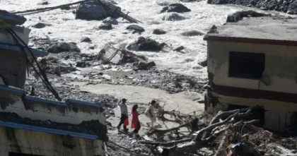 নেপালে ফের আকস্মিক বন্যায় ভেসে গেল ঘরবাড়ি