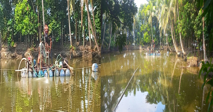 বাগেরহাটে ভূগর্ভস্থ বালু লুটের মহোৎসব, হুমকিতে গ্রাম-রাস্তা-ফসলি জমি
