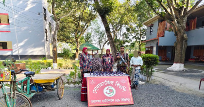 শিবগঞ্জ সীমান্তে বিজিবির অভিযানে নারী চোরাকারবারিসহ আটক দুই