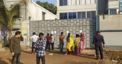 উত্তরায় শ্রমিকদের ধর্মঘটে অনির্দিষ্টকালের জন্য বন্ধ পাঁচ পোশাক কারখানা