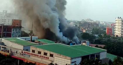 গাজীপুরে ইবনে সিনা ওষুধ কারখানায় আগুন, নিয়ন্ত্রণে চার ইউনিট