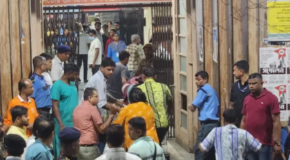 কলকাতায় দুর্গাপূজার মণ্ডপে পদদলিত হয়ে প্রাণ গেল ১৭ জনের