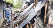 আদমদীঘির হিজরাপল্লীর ৫-৭ জন মাদক কারবারীর বাড়িঘর ভাঙচুর ও অগ্নিসংযোগের অভিযোগ 