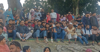 তেঁতুলিয়ায় পর্যটকদের ভিড়,কাঞ্চনজঙ্ঘা দেখতে না পেয়ে হতাশ
