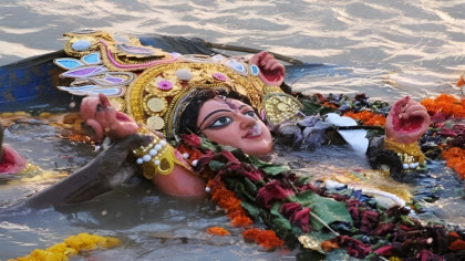 প্রতিমা বিসর্জনে নদী দূষণ পদক্ষেপ নেয়ার দাবি