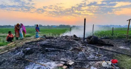 গাইবান্ধায় বসতঘরে ভয়াবহ আগুনে পুড়ে বৃদ্ধের মৃত্যু, মারা গেছে গরু-ছাগলও 