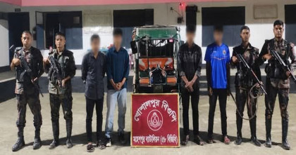 মহেশপুর সীমান্তে ভারতে যাওয়ার সময় দালালসহ আটক চার