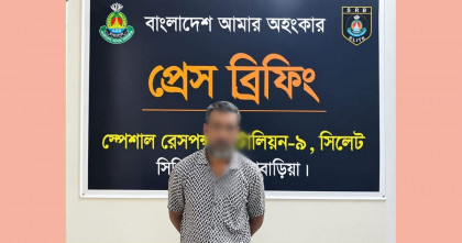 ব্রাহ্মণবাড়িয়ায় বসতবাড়িতে অভিযান: উদ্ধার ৬৯ বোতল এসকাফ সিরাপ
