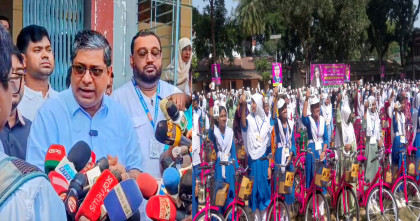 জাইমার জন্মদিনে ৫৪৮ ছাত্রীকে বাইসাইকেল উপহার