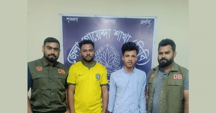 মেহেরপুরের বারাদী বাজারে মোবাইল তল্লাশিতে বেরিয়ে এলো অনলাইন জুয়ার তথ্য; দুই যুবক আটক 
