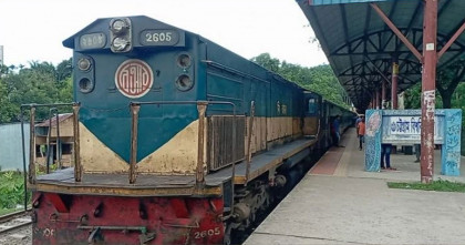 চবি শাটলে আসন দখলের অপসংস্কৃতি, ভোগান্তিতে শিক্ষার্থীরা