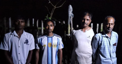 আলমডাঙ্গায় মাদকবিরোধী অভিযানে ইউনিয়ন বিএনপির সভাপতিসহ আটক চার 