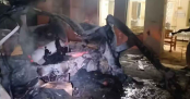 পাকিস্তানে অ্যাম্বুলেন্সে বিস্ফোরণ, অন্তঃসত্ত্বা নারীসহ নিহত ৯