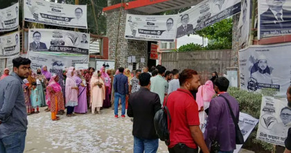 উপনির্বাচনে ব্যালটে সিল মারাসহ ব্যাপক অনিয়মের অভিযোগ; ইসির দাবি ভোট শান্তিপূর্ণ 