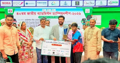 অভাবের সংসার পেরিয়ে ব্যাডমিন্টনে জাতীয় চ্যাম্পিয়ন যবিপ্রবির লিকা পোদ্দার