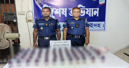 মহেশপুরে চায়ের দোকানে মিলল ৬১ বোতল সিরাপ